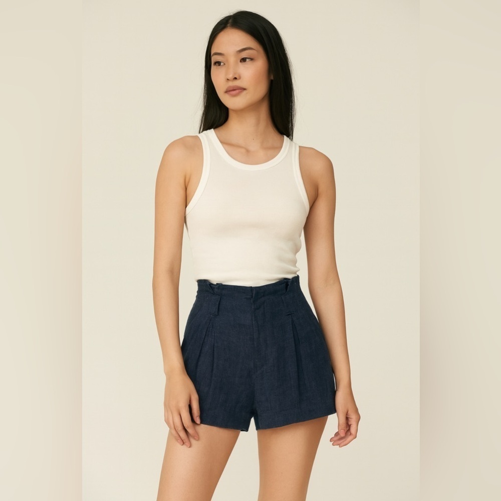 Lagence Women's Blue Pleated Linen Shorts. Size-2